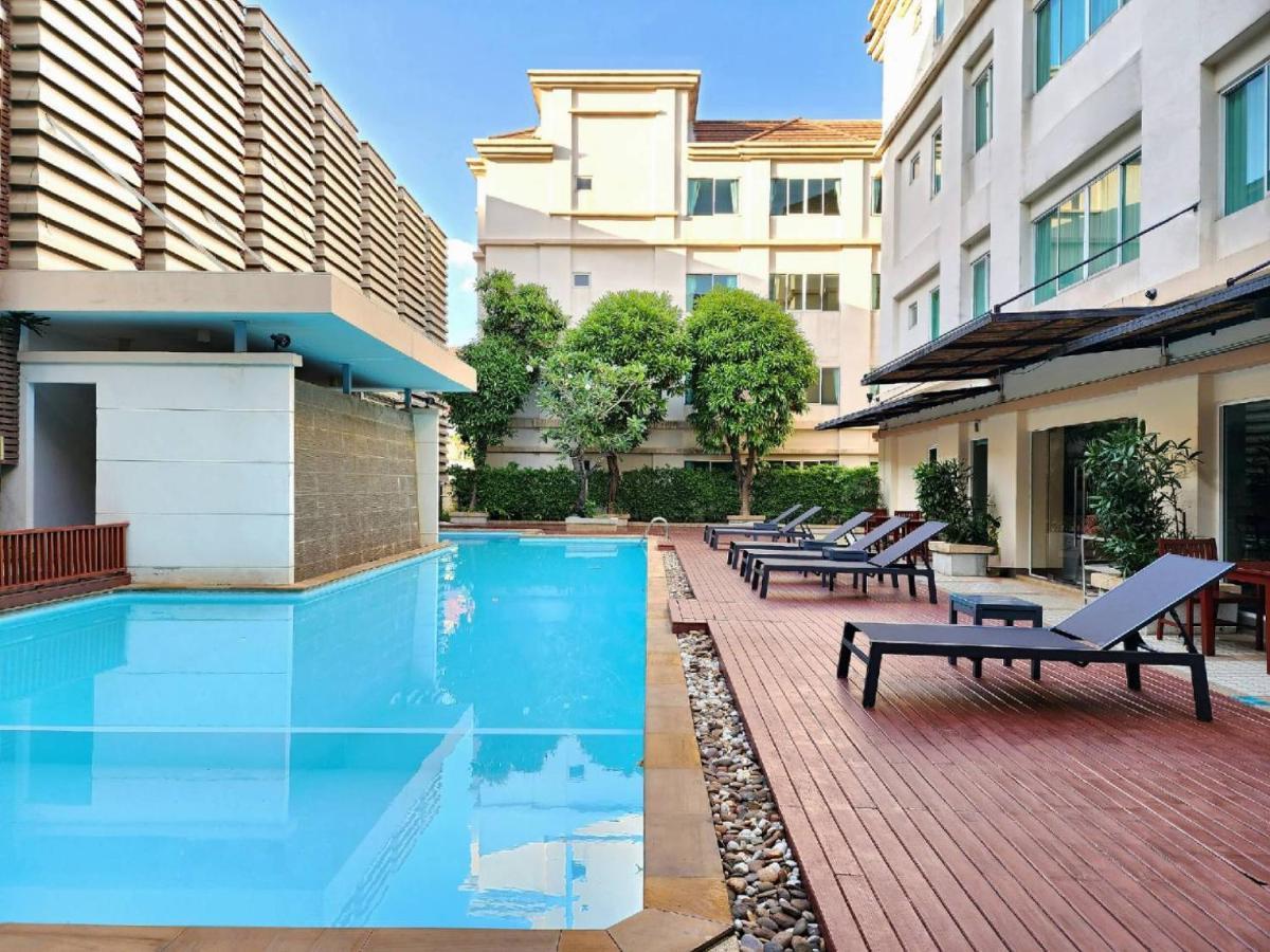 Avion Hotel Bangkok Exterior foto