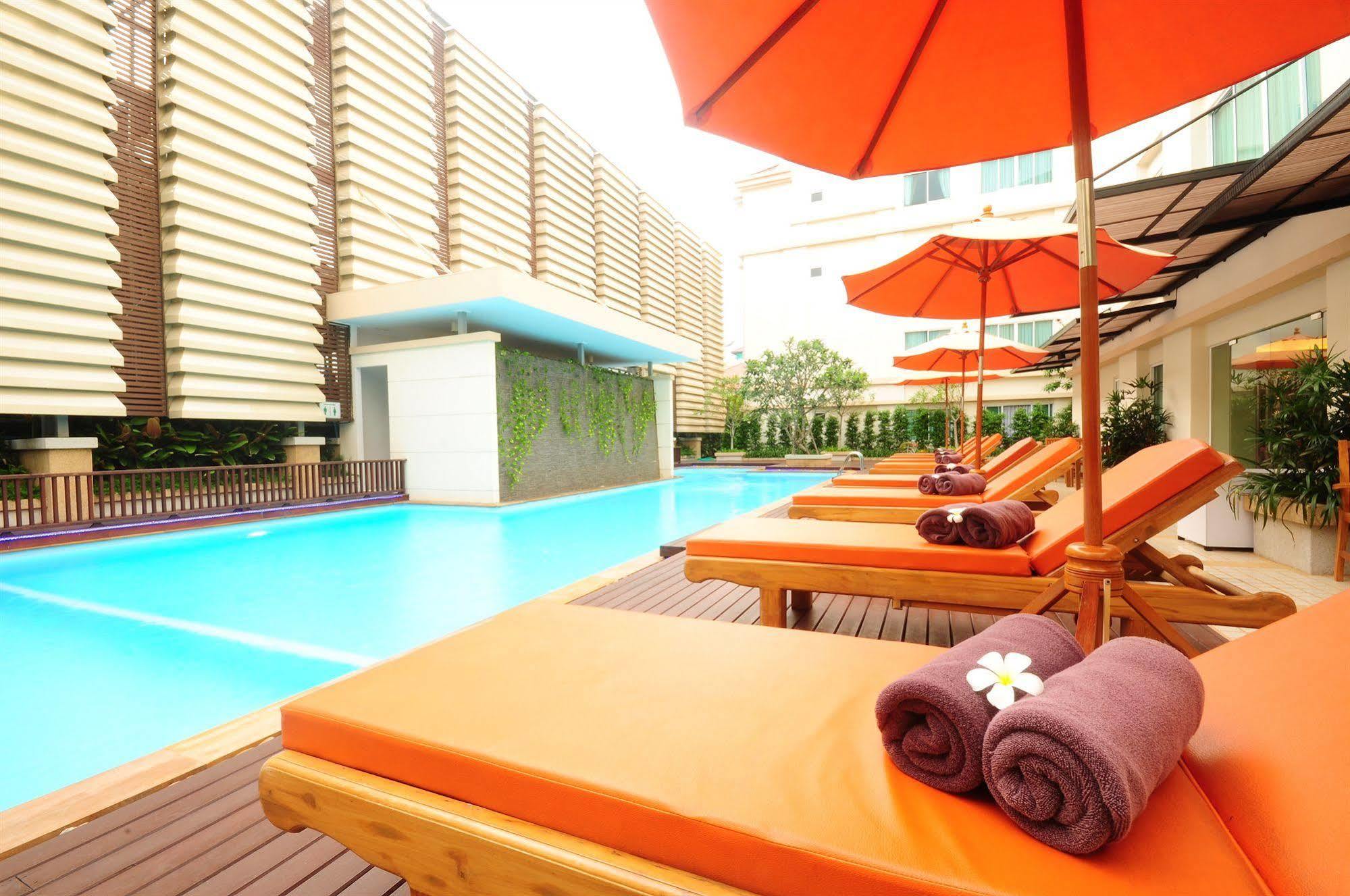 Avion Hotel Bangkok Exterior foto